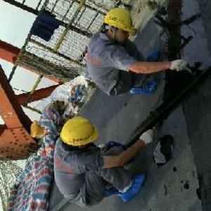 米乐登陆入口-米乐online(中国)员工在做复合润滑涂层